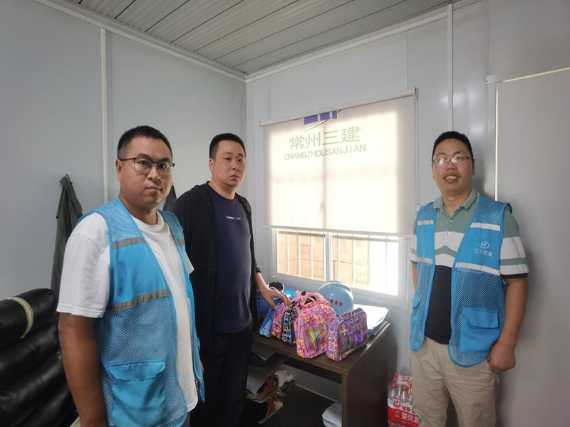 高溫慰問(wèn)送清涼，真情關(guān)懷暖人心-江蘇宏嘉工程項(xiàng)目管理有限公司開(kāi)展夏季現(xiàn)場(chǎng)高溫慰問(wèn)活動(dòng)